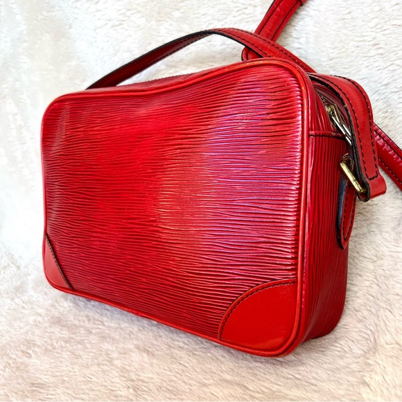 Louis Vuitton Trocadero Castilian Red Epi Crossbody Bag - Picture 6 of 17